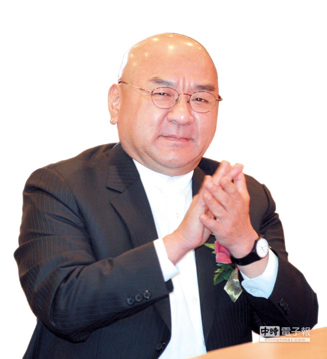 台灣新首富出爐！他身價1620億「擠下郭台銘」　鴻海大跌「蒸發500億」連蘋果都救不了　