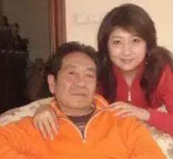 40歲才當演員！「二婚娶小37歲嬌妻」曾不被看好　如今72歲為養家堅持不用替身