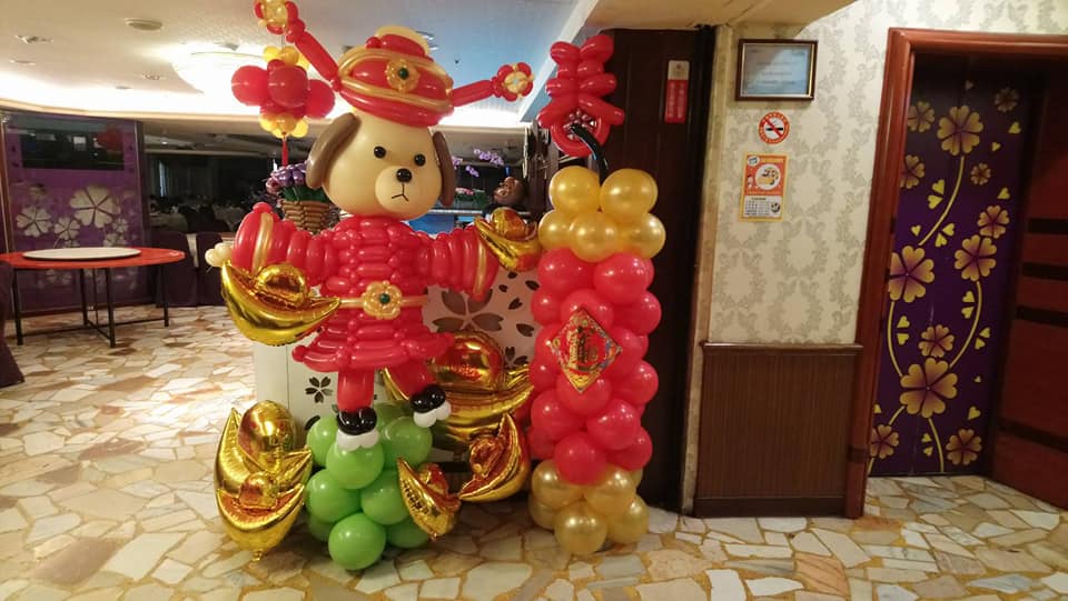 國三生花20小時扭出「2公尺高巨型麒麟」！前作更狂「自製旗袍直接穿身上」上萬人跪著看：新台灣之光