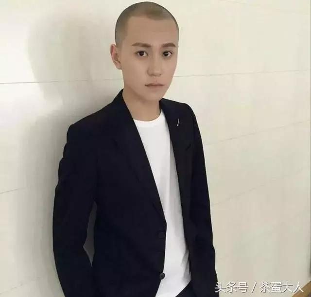 黃曉明光頭59分，霍建華光頭80分，而「他的光頭」給101分都不為過！
