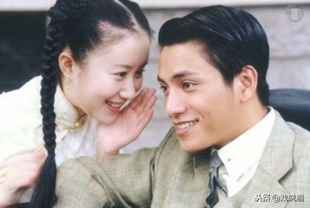 從小父母離異「10歲失去母親」無依靠！努力向上「出道26年零緋聞」  網友大讚：最乾淨女星