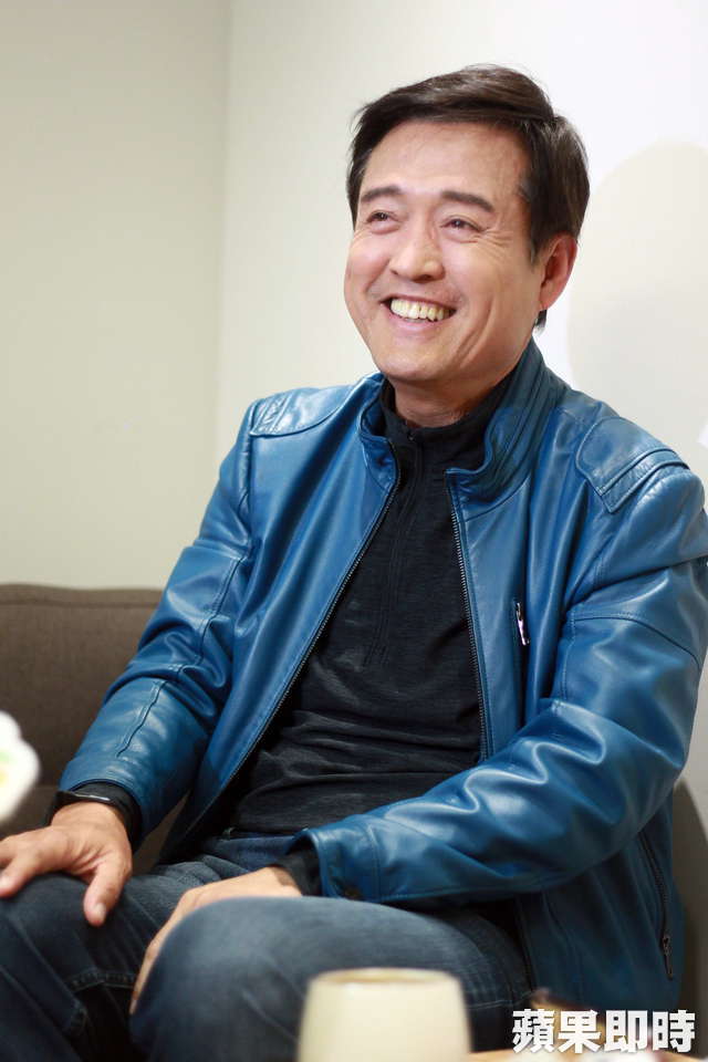 檢場氣噗噗！16歲女兒留學「偷跑夜店被抓包」還說謊　他立馬飛美國「月砸18萬監控」