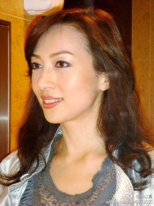 演藝圈一股清流！《家有仙妻》女星出道爆紅「不靠緋聞上位」　 「密嫁美國近況曝光」凍齡30年看不出55歲