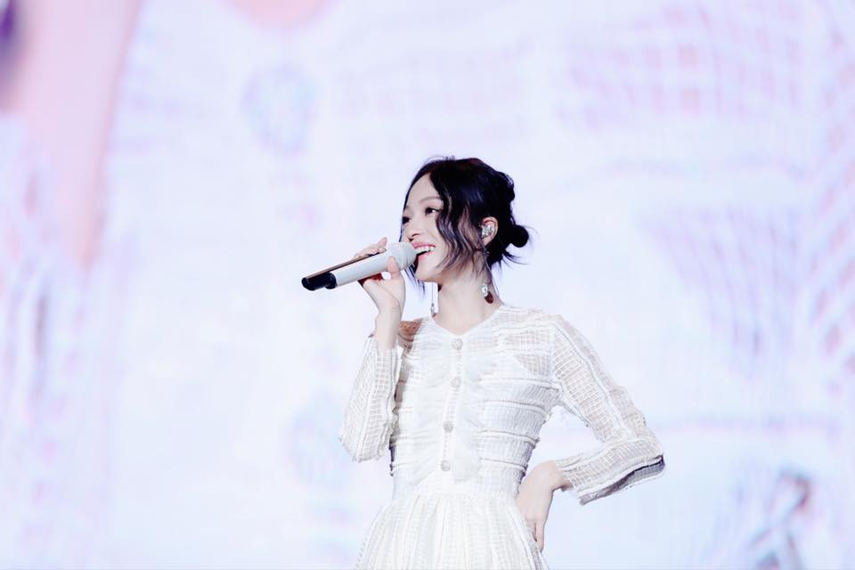 兩個月不敢走出家門！張韶涵洗掉「棄養生母罵名」再度出發　 感嘆「只有陌生人給溫暖」：沒人幫我全是嘲笑