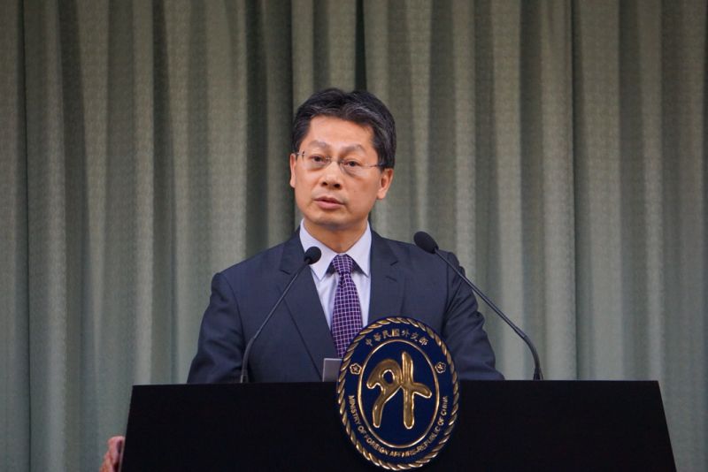 捲款10億!貴婦奈奈逃加拿大「警方動不了她」 外交部證實「放出絕招對付」讓她再也跑不了