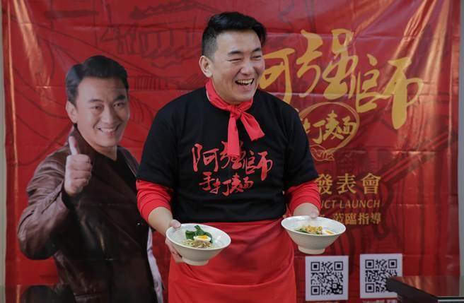 包青天演員現況!金超群退休、展召帥度不減「躍升億萬富翁」唯有他「70歲仍然未婚」