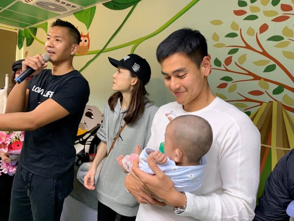 行善度過低潮！彭于晏被病童封為「甜甜圈哥哥」　持續10年「堅守對孩童暖心承諾」粉絲讚：沒愛錯人