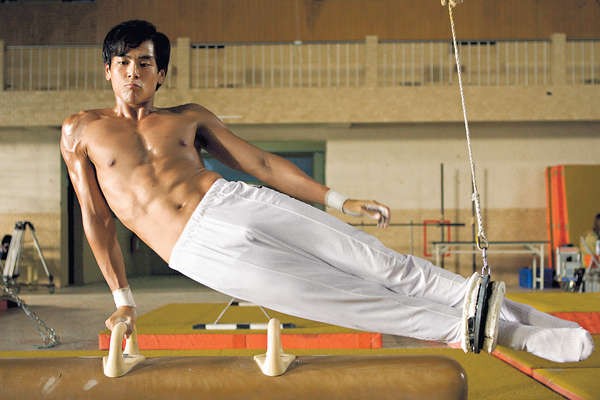 行善度過低潮！彭于晏被病童封為「甜甜圈哥哥」　持續10年「堅守對孩童暖心承諾」粉絲讚：沒愛錯人