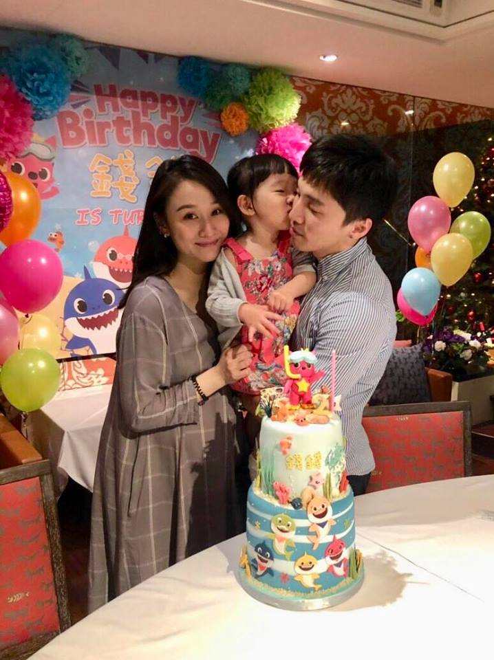 愛妻男人！阿緯年收破億「婚後上繳財政大權」　分工家事「婚前誓言」逐一兌現