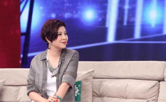 她22歲成名卻「在巔峰為愛淡出」 後與老外相戀「遭騙3000萬」如今40歲嫁小13歲男友