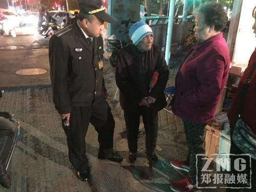 84歲阿茲海默老母親走失!兩小時後在「30年前老地方」找到媽媽女兒當場淚崩:她還記得