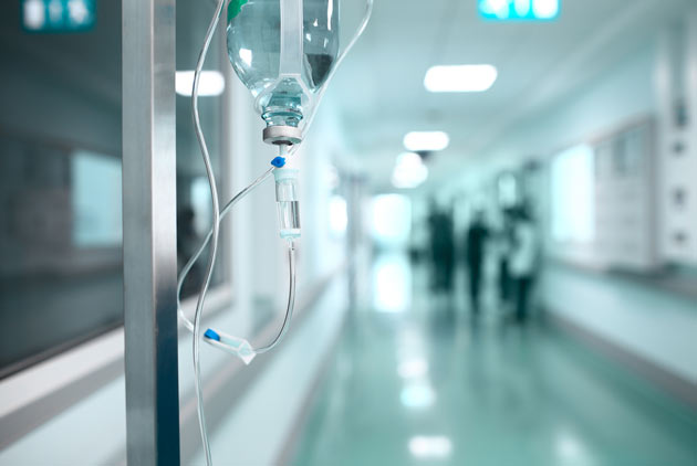 孝女悲歌！她求助手足「白天請看護」遭譏諷「不顧母親就是不孝」 最終在醫院廁所想不開眾人淚