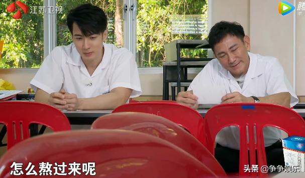 吳尊淚問：「媽走了，怎麼熬過來的？」  72歲爸坦承「靠鎮定劑入睡」逼哭萬人：相信她沒遺憾了...
