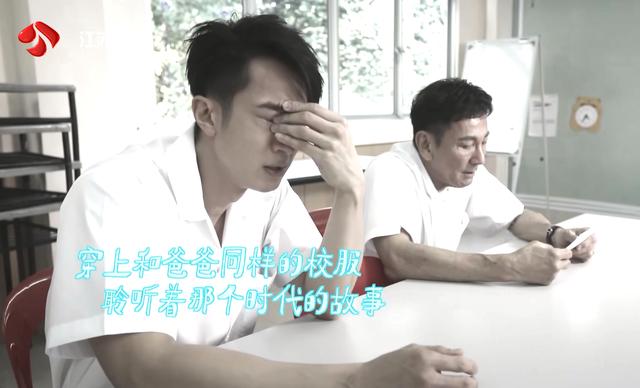 吳尊淚問：「媽走了，怎麼熬過來的？」  72歲爸坦承「靠鎮定劑入睡」逼哭萬人：相信她沒遺憾了...