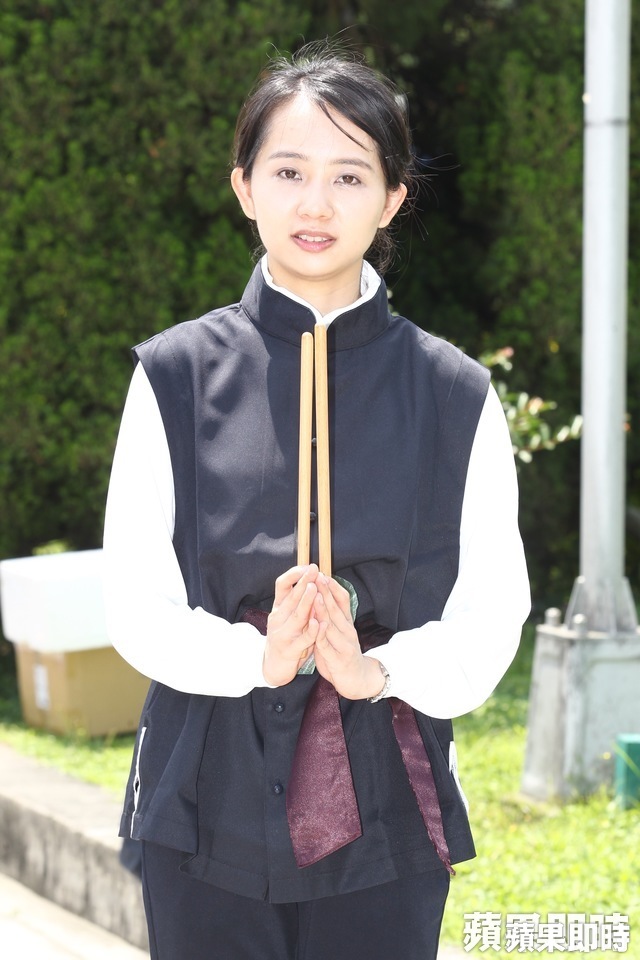孝順不能等！女高材生棄「英國5倍高薪」 回台「照顧病父母扛家業」：我不想遺憾