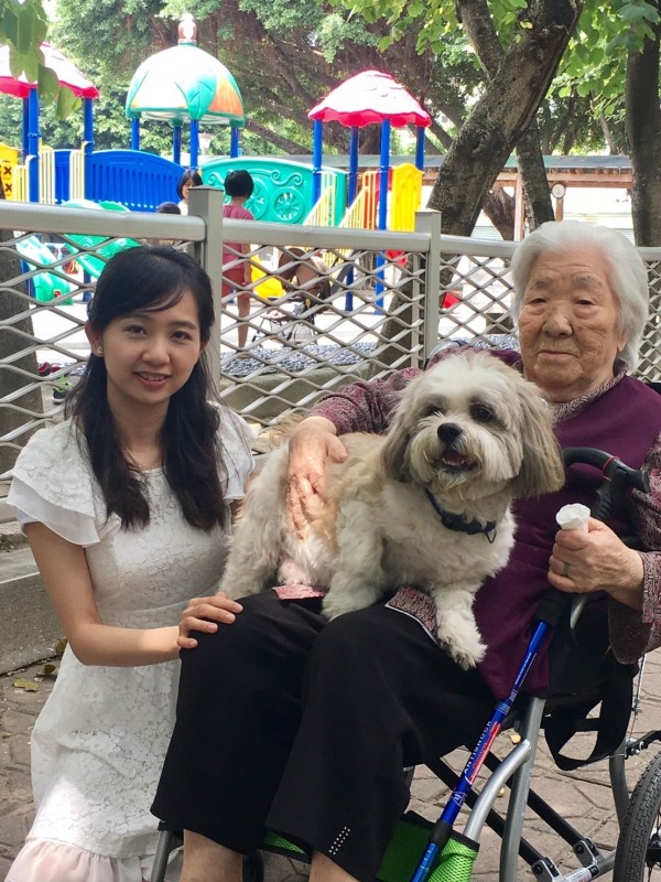孝順不能等！女高材生棄「英國5倍高薪」 回台「照顧病父母扛家業」：我不想遺憾