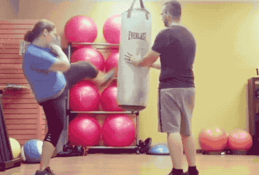 她曾因身材遭前男友嫌「龐然大物」！遇真愛陪同「兩年狂減100公斤」幸福樣貌美翻天