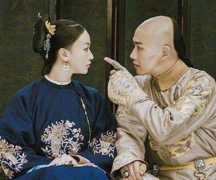 魏瓔珞初次服侍乾隆，為何選在閣樓上？這智商，滿滿的算計！