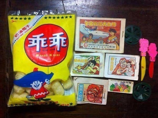 小時候買乖乖「一打開驚喜贈品」同學瘋搶！網友得意PO出「20年前古早味收藏」現在小孩超羨慕