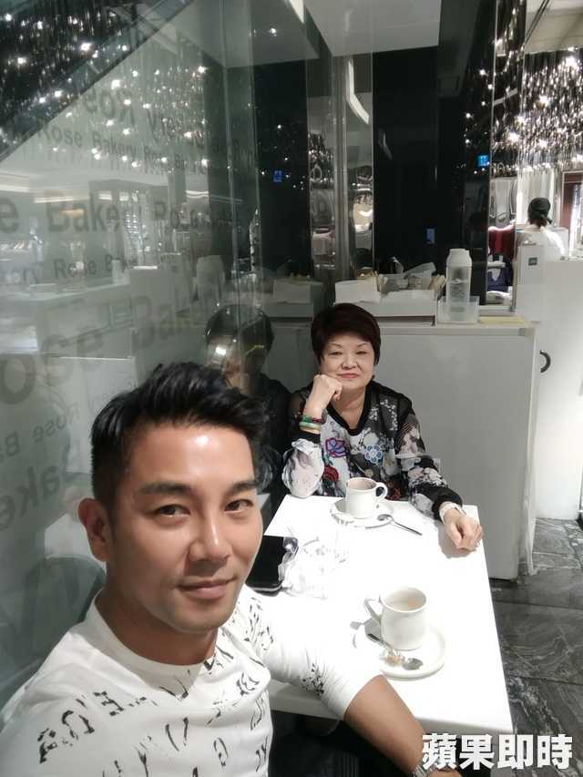 46歲謝承均「砸3千萬首購40坪屋」老媽卻失眠了！捨不得兒搬出去　他孝心：兩邊輪流住