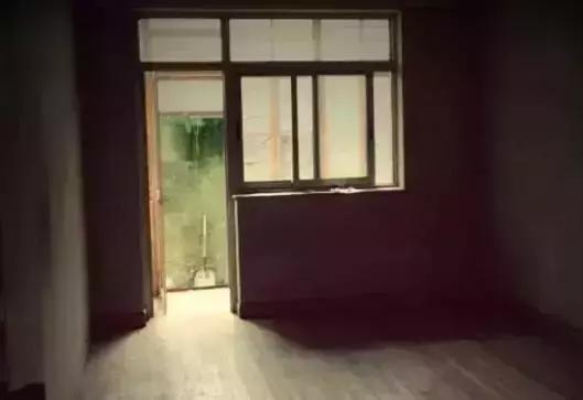 沒人看好的「陳年老房破院」！她只「用了一招」一家3口住成陽光別墅