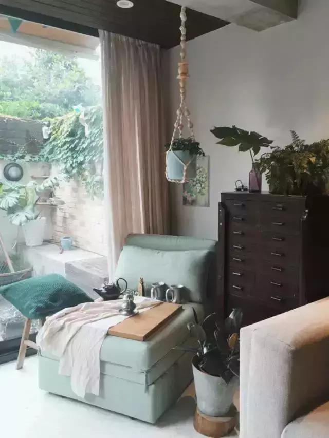 沒人看好的「陳年老房破院」！她只「用了一招」一家3口住成陽光別墅