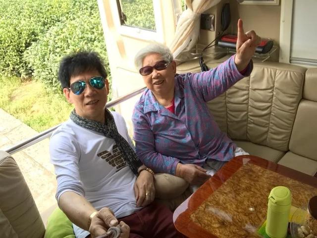 只要你有困難就能免費吃！跨越國界闖入戰火「5年送出 6 萬碗麵」他的離去讓大家哭了