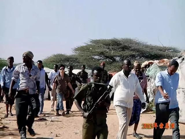 只要你有困難就能免費吃！跨越國界闖入戰火「5年送出 6 萬碗麵」他的離去讓大家哭了