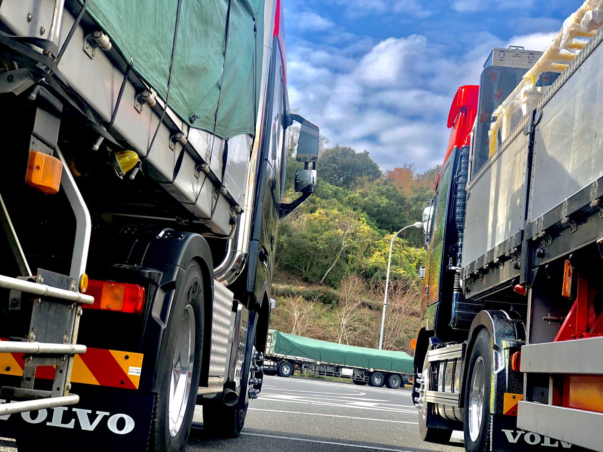 超正「天使級卡車女司機」上路爆紅！開10輪貨卡帥翻　一轉正面「水蛇腰＋天使臉孔」全網戀愛