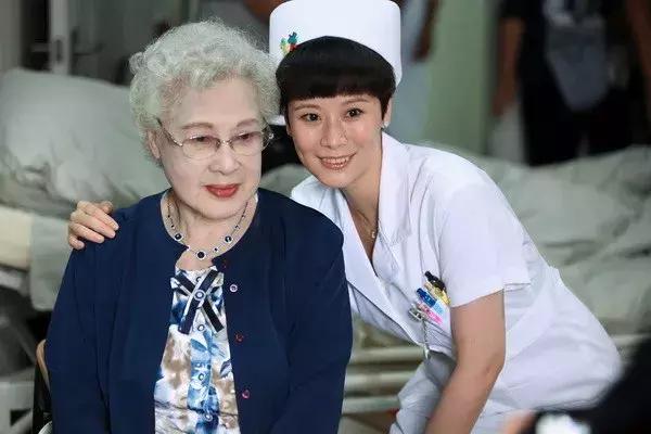 女星「中年失夫老年失子」！成功「戰勝病魔」成最長壽的生命鬥士：93歲活出美麗人生