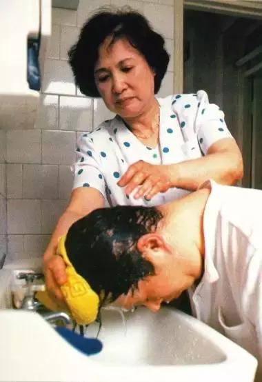 女星「中年失夫老年失子」！成功「戰勝病魔」成最長壽的生命鬥士：93歲活出美麗人生