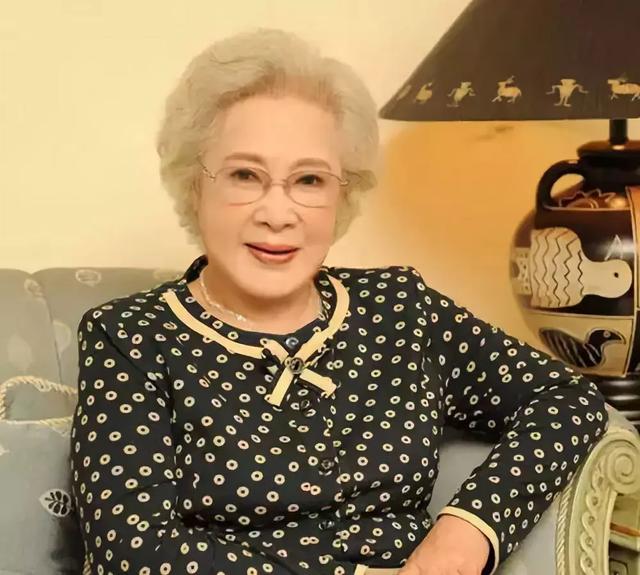 女星「中年失夫老年失子」！成功「戰勝病魔」成最長壽的生命鬥士：93歲活出美麗人生