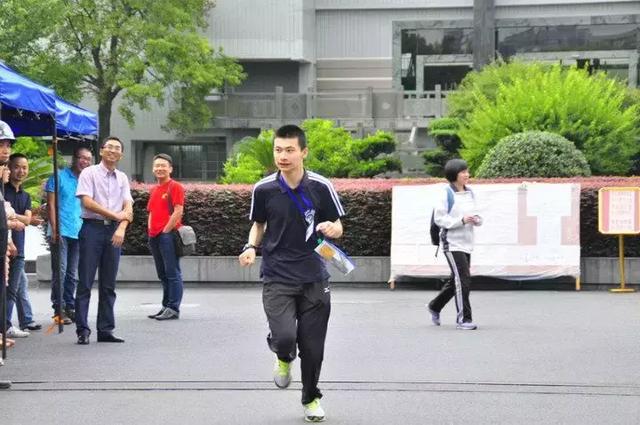 十年後的夫妻「見證愛情最美的一面」！最動人的「6張圖」讓人領悟生命的價值