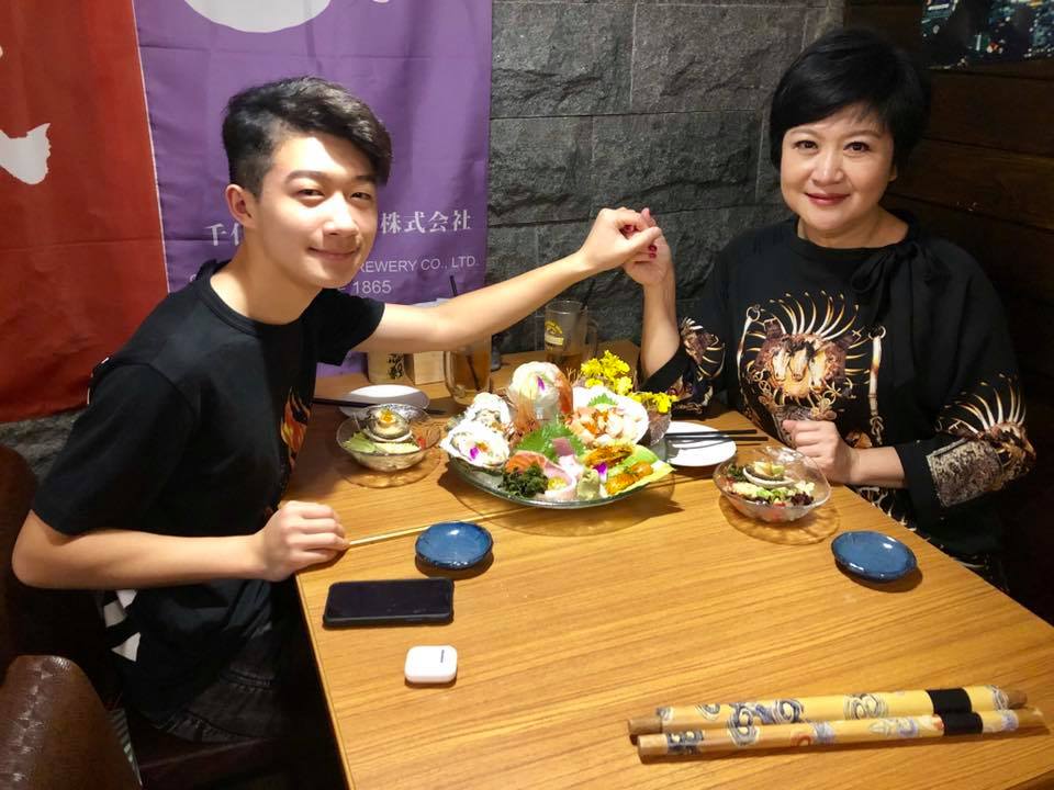 崔佩儀淚謝「單親母刻苦養家」立誓買房孝養 遭鐵口直斷43歲離婚「如今老公不負所託」破魔咒