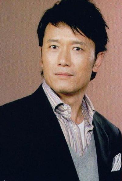 吃了防腐劑？資深男星近照「60歲還是神顏」  巔峰期隱退16年「轉戰經商」王者歸來