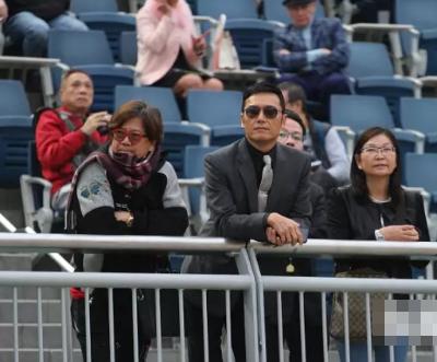 吃了防腐劑？資深男星近照「60歲還是神顏」  巔峰期隱退16年「轉戰經商」王者歸來