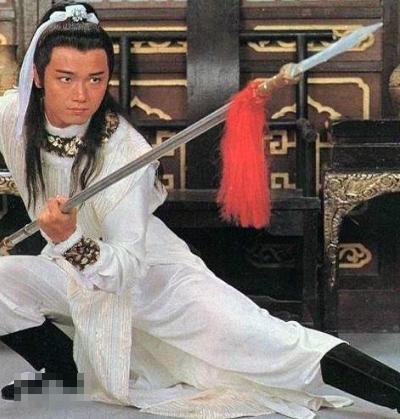 吃了防腐劑？資深男星近照「60歲還是神顏」  巔峰期隱退16年「轉戰經商」王者歸來