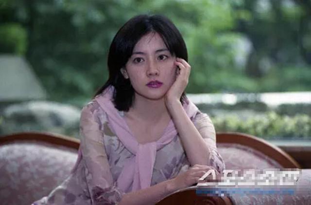 直擊林青霞40年前罕見舊照！「20歲完美神顏」至今無人能及　網友讚嘆：50年一見美人
