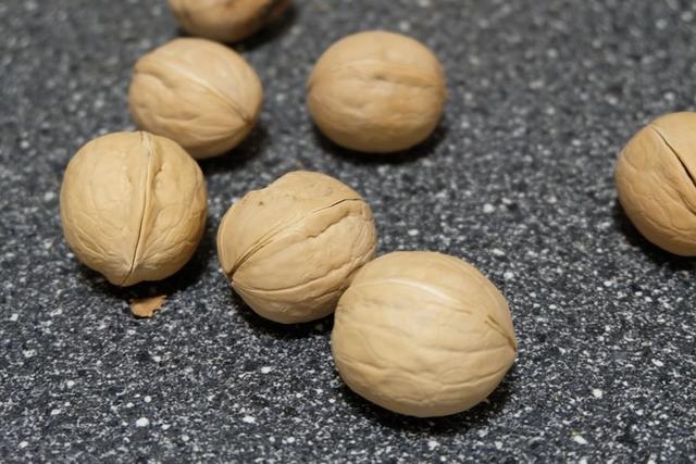 養顏看這裡！「5個紅棗7顆核桃」煮出女人芙蓉水  簡單自製氣色紅潤