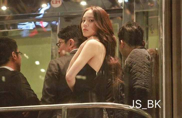 美到不可思議!韓國美女「搭電梯回眸瞬間」5萬人瘋傳 一轉頭「冰山系美貌紅到國外」:真人龐德女郎❤