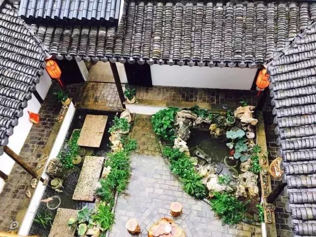 留住舊時光！傾家蕩產只為買「300年破舊古宅」　驚奇「翻修成古樸客棧」爆紅客人住下來不想走