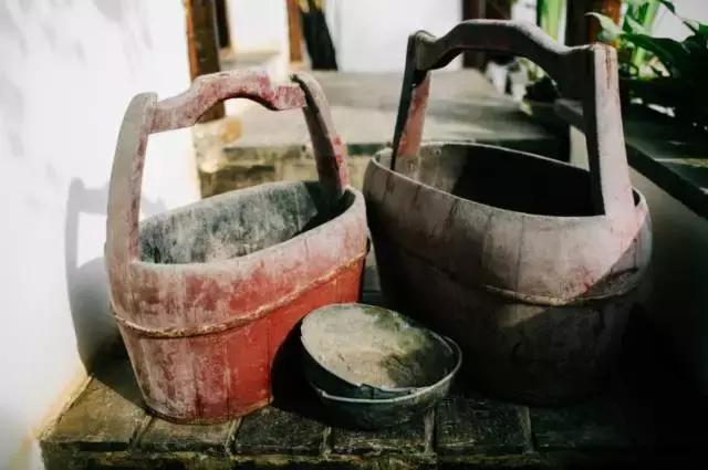 留住舊時光！傾家蕩產只為買「300年破舊古宅」　驚奇「翻修成古樸客棧」爆紅客人住下來不想走