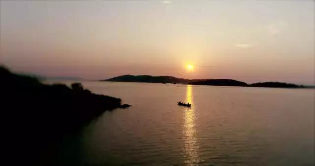 留住舊時光！傾家蕩產只為買「300年破舊古宅」　驚奇「翻修成古樸客棧」爆紅客人住下來不想走