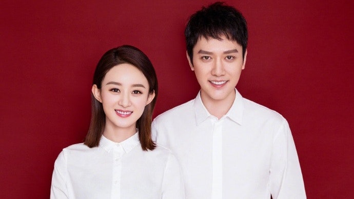 趙麗穎「挺7個月孕肚牽老公」被偷拍 老公馮紹峰「路邊一個動作」粉絲罵翻:老婆懷孕還這樣!