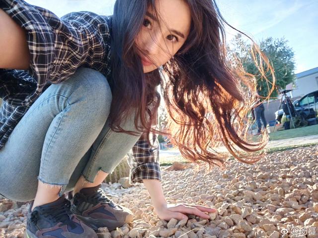 楊冪離婚後對劉愷威稱呼改變!只用「2個字」盡顯高情商:關係終止卻不尷尬