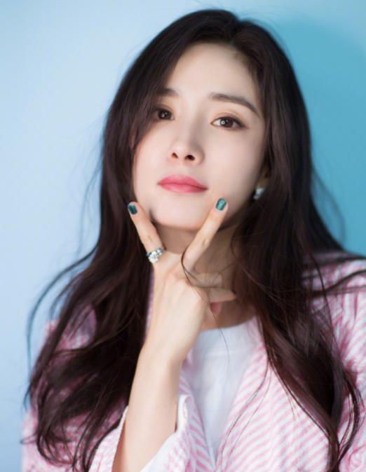 楊冪離婚後對劉愷威稱呼改變!只用「2個字」盡顯高情商:關係終止卻不尷尬