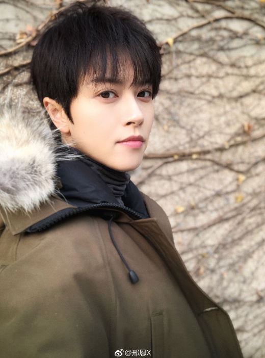 超夯男二「俊美臉蛋完勝男主角」被爆是女人!出道前模樣「被封中國最帥女生」女網友全暴動❤