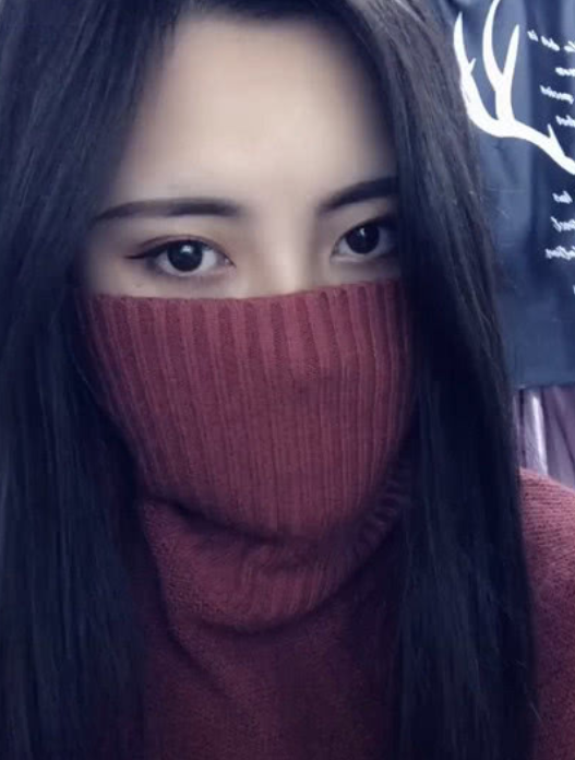 口罩小姐姐意外走紅！前一秒驚艷動人，後一秒讓人懷疑人生！