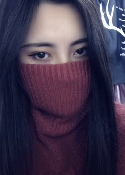 口罩小姐姐意外走紅！前一秒驚艷動人，後一秒讓人懷疑人生！
