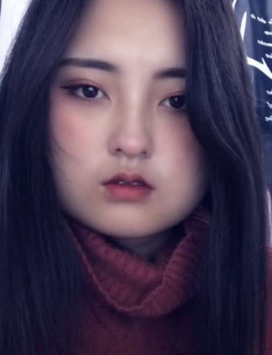 口罩小姐姐意外走紅！前一秒驚艷動人，後一秒讓人懷疑人生！